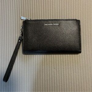 Michael Kors Adele Leather Smartphone Wallet